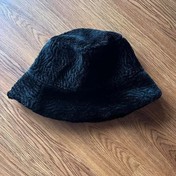 Liz Clairbone Vintage Black Fuzzy Buckethat glamorous - Picture 1 of 2